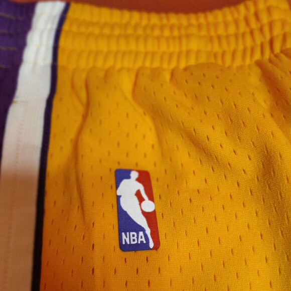 Mitchell & Ness 2009 Los Angeles Lakers Authentic NBA Swingman Shorts Medium NWT - Picture 4 of 5
